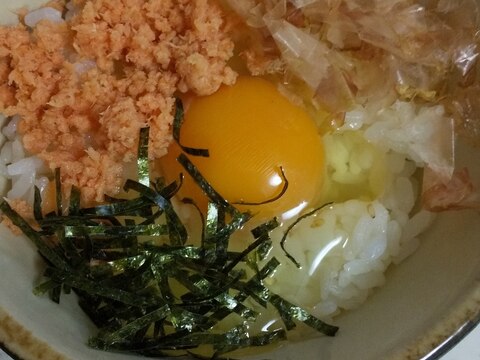 鮭フレーク卵かけご飯☆
